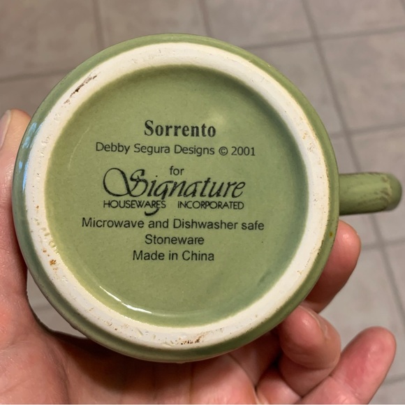 Sorrentos Signature 2001 Discontinued Creamer - Picture 2 of 3